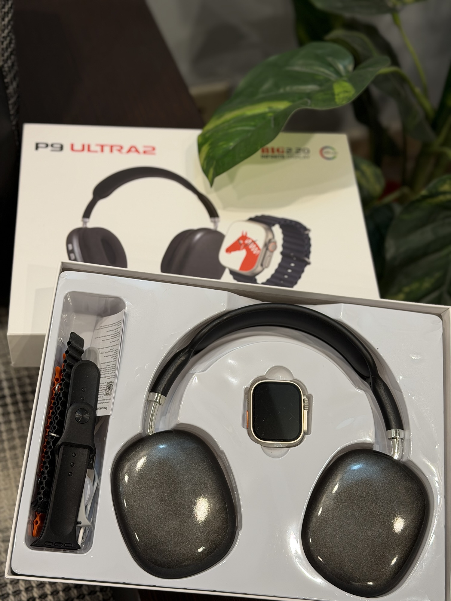 img_2680-1.jpg P9 Ultra 2 Smart Watch Combo with Wireless Bluetooth Headphones & 4 straps