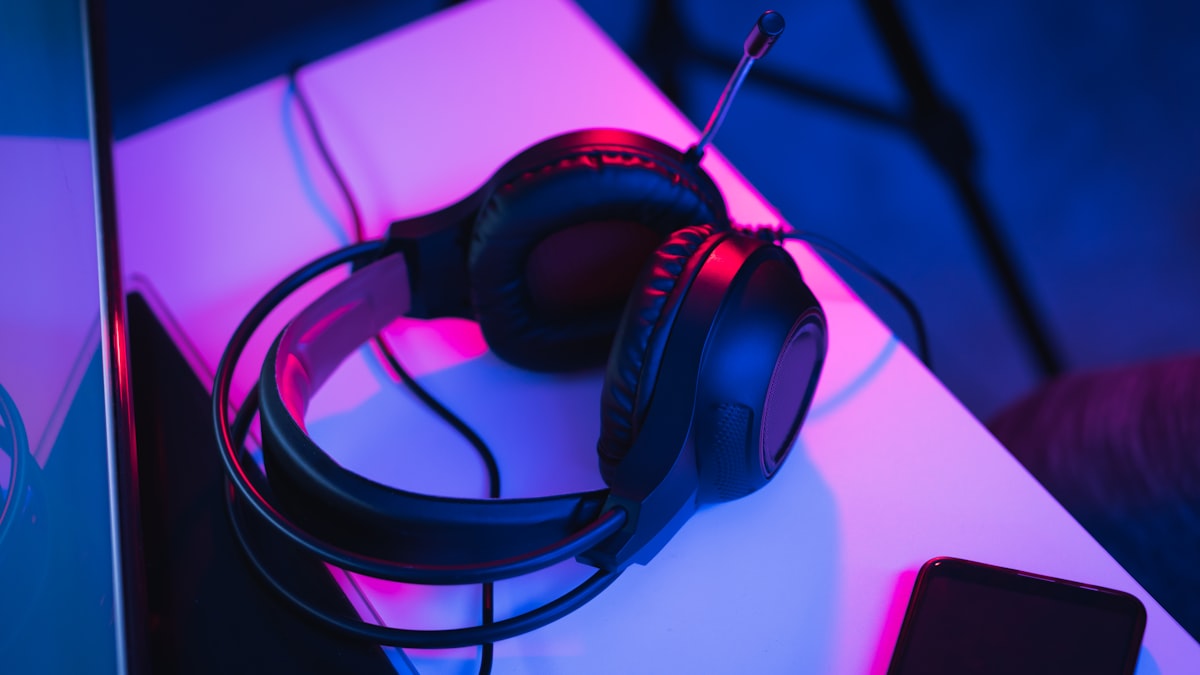 Wired vs Wireless Gaming Audio: Which Should You Choose