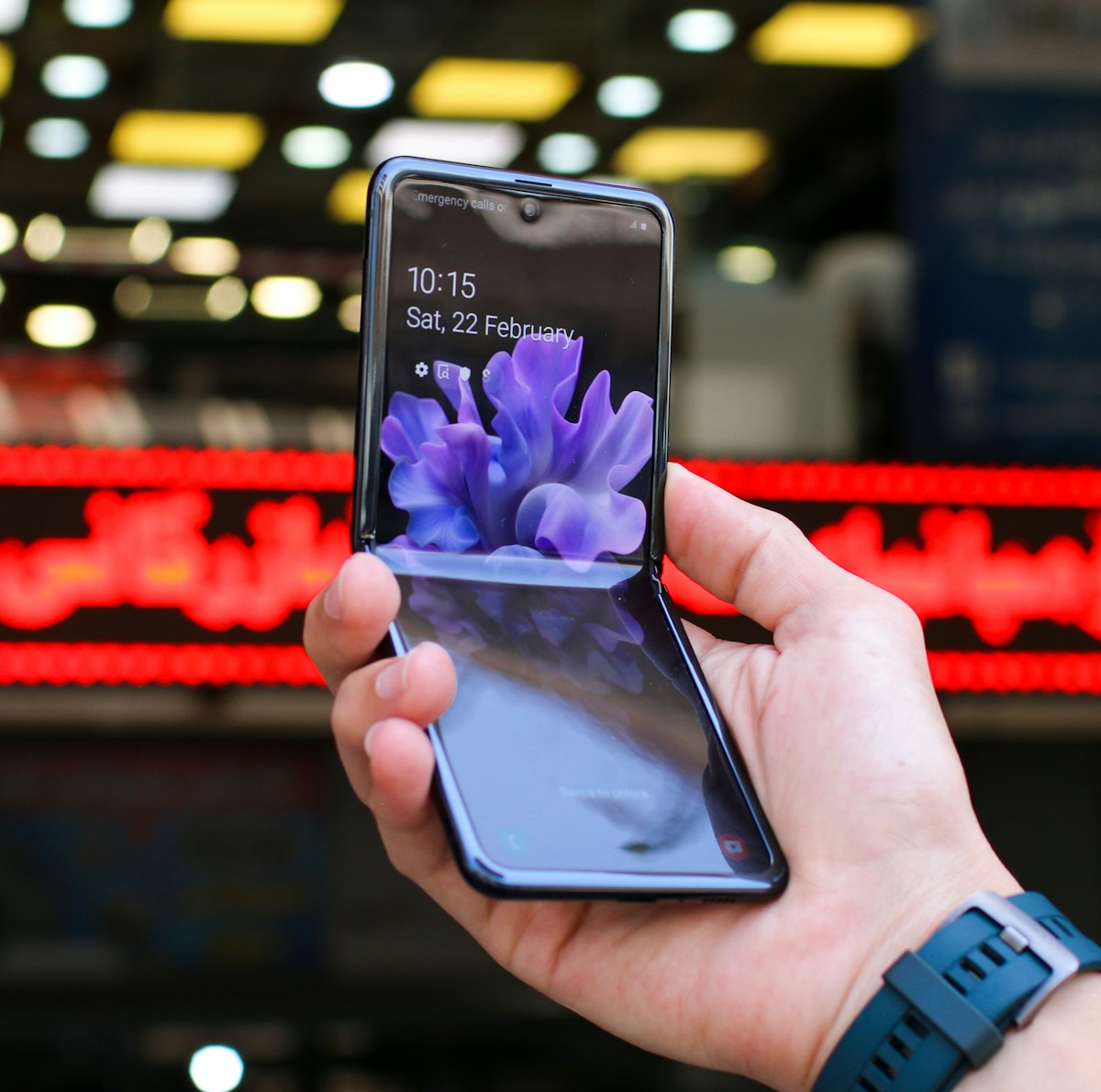 Samsung Galaxy Z Fold 8: Is Samsung’s Widescreen Foldable Worth $1,900?